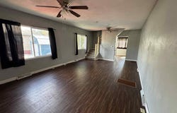 301 E Walsh Street, Centerville, IA 52544