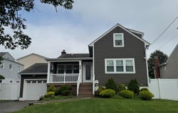 3215 Eastern Parkway, Baldwin, NY 11510