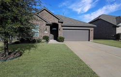 512 Mccoy Drive, Van Alstyne, TX 75495