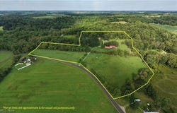 1279 Fox Avenue SE, Paris, OH 44669