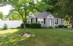 812 East St, Dedham, MA 02026