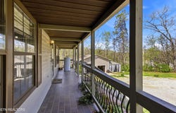2381 Classic Way, Powell, TN 37849