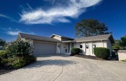 1049 Heather Lane, Munster, IN 46321