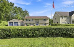 136 Cadwell Rd, Pittsfield, MA 01201