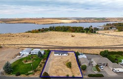 117 Lakeview Dr., Burbank, WA 99323