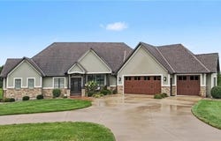 3 Mission Hills Drive, St Joseph, MO 64507