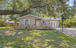 315 N 3rd St, Nederland, TX 77627