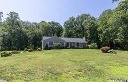 14 Rice Road, Woodbridge, CT 06525