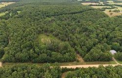 Robin Drive, Stoutland, MO 65567