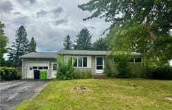 119 Ontario Place, Liverpool, NY 13088