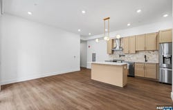 21 Lincoln Park, Newark, NJ 07102