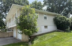2001 Thunderbird Drive, Harrisonville, MO 64701