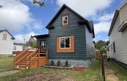 224 3rd St NW, Chisholm, MN 55719