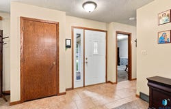 104 W 5th St, Dell Rapids, SD 57022