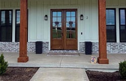 2 SE Woodview Rd, St Joseph, MO 64507