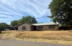 100 Nell Lane, Yantis, TX 75497