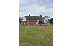 118 SEVEN POINTS Road, Sunbury, PA 17801