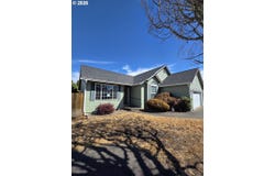 204 GREYFOX Dr, Sutherlin, OR 97479