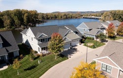 615 Pettibone Pointe Way, La Crosse, WI 54601