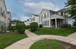 867 Symphony Drive, Aurora, IL 60504