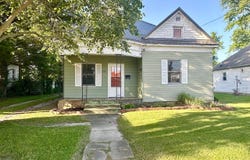 709 W North Ave, Flora, IL 62839