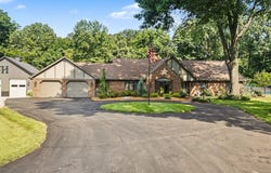 1555 Cardinal Drive, St. Joseph, MI 49085