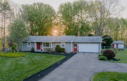 1416 Baird Avenue SE, Paris, OH 44669