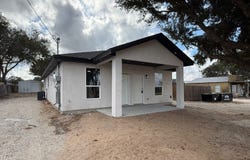 3274 INTERSTATE 35 N, Natalia, TX 78059