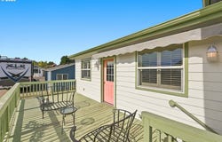 5 POND Ln, Lakeside, OR 97449