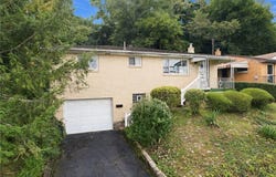 59 Central Ave, N Versailles, PA 15137