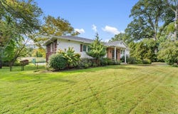 6 Channel Drive, Great Neck, NY 11024
