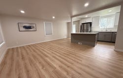 509 Crescesnt Dr, Grandview, WA 98930