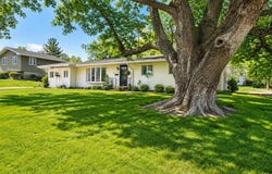 704 E Monroe Street, Mount Ayr, IA 50854