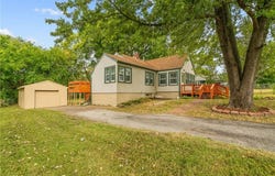 2022 S Hardy Ave, Independence, MO 64055