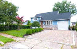 11 Mastogen Dr, Somerville Boro, NJ 08876