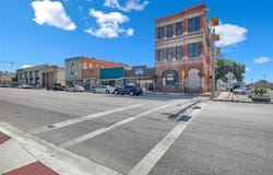 202 N Main St N, Taylor, TX 76574