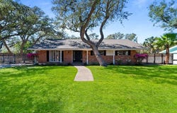 1905 SHORES LN, ROCKPORT, TX 78382