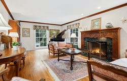 59 Sheffield Lane, Oak Brook, IL 60523