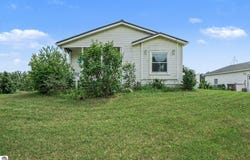 1448 E Walton Road, Shepherd, MI 48883