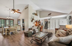 6 Crows Nest Court, Third Lake, IL 60030