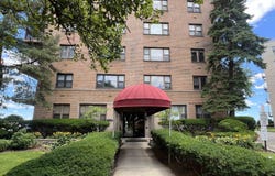 8800 BLVD E, North Bergen, NJ 07047