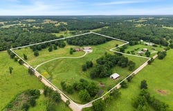 12713 Pleasant Valley Road, Gentry, AR 72734