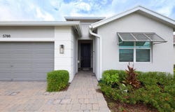 5788 SE SKYBLUE Circle, Stuart, FL 34997