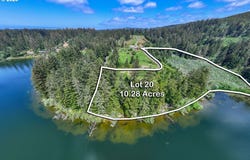 Clear Lake, Florence, OR 97439