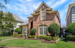 938 W RIVERWALK Dr, Memphis, TN 38120