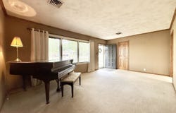 1018 S Plummer Ave, Chanute, KS 66720