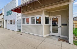 717 12th Street, Belle Plaine, IA 52208