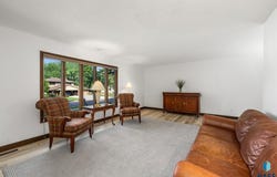 2433 E Stanton Dr, Sioux Falls, SD 57103