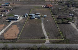 2412 Williamson Rd, Lockhart, TX 78644
