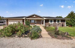 2030 NW Lower Silver Lake RD, Topeka, KS 66618